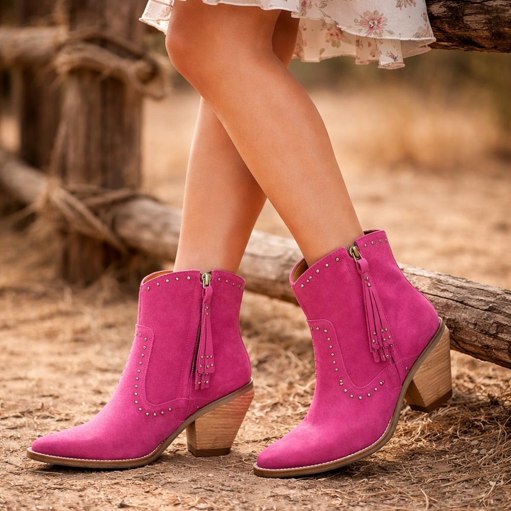 NWB DINGO FUCHSIA SUEDE LEATHER CLASSY N’SASSY Snip Toe Cowgirl Western Boots